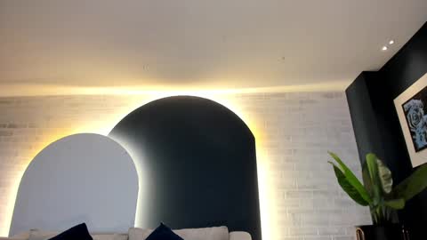 Dominique online show from January 19, 4:22 am