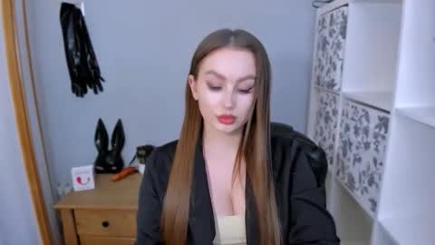 DonnaSensual online show from January 6, 5:05 pm