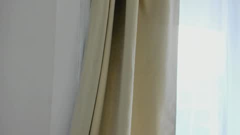 Donatella online show from February 11, 12:04 pm