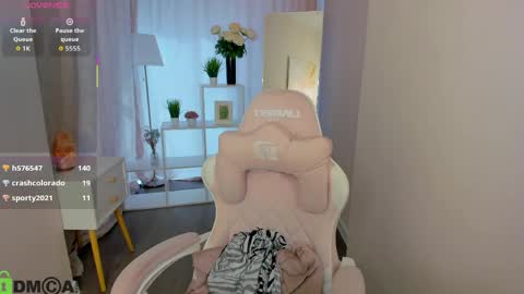 Dora EXOMI online show from April 13, 8:04 am