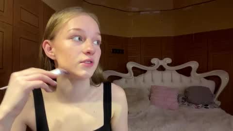 Anika online show from March 29, 8:46 am