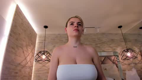  DOROTHY online show from February 14, 12:41 am