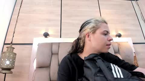  DOROTHY online show from March 30, 3:28 am