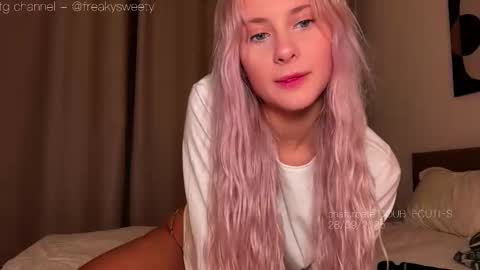 Lana  Eva  dont forget to give us a thumb up online show from September 28, 5:29 pm