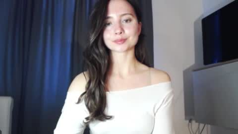 Nicole online show from October 19, 2:08 pm