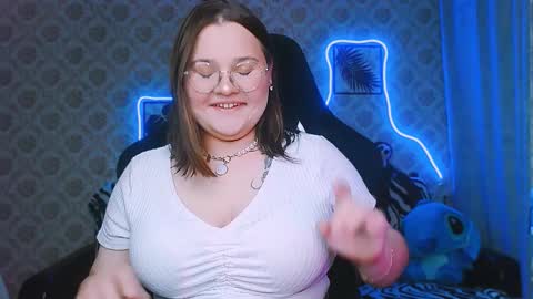 dreamforyoue2 online show from September 17, 7:01 pm