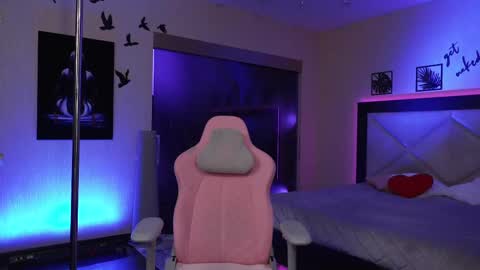 Sarah online show from March 7, 9:48 pm