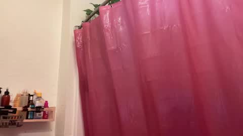 RIRI OR DREAMY online show from February 12, 5:58 pm