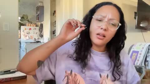 RIRI OR DREAMY online show from October 4, 3:27 pm