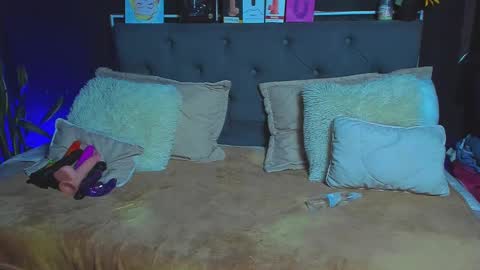 C E L E S T E  online show from February 6, 11:20 am