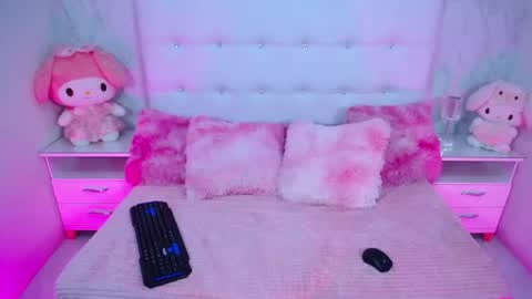 dulce_kiy online show from August 8, 4:53 am
