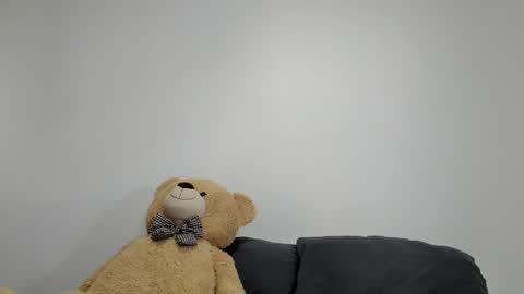 Dulce  online show from February 22, 1:01 pm