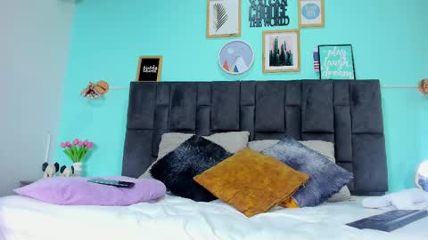 DULCE AURORA online show from February 17, 2:09 am