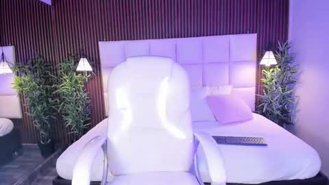 Dulce  online show from January 12, 5:07 pm