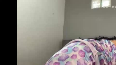 dulceizzy online show from June 11, 11:51 am