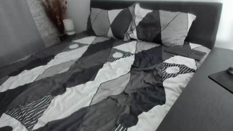 Dyanne online show from February 23, 5:45 pm