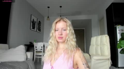 fansly - yourbestbaby online show from January 6, 2:04 am