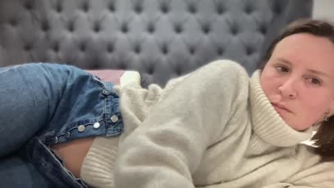 Nadia Ferreira  online show from January 21, 9:15 pm