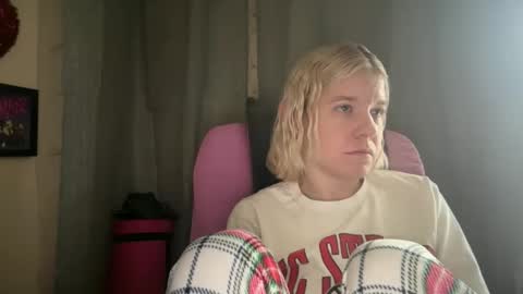 americnbarbie online show from January 18, 5:42 pm