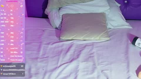 LINA  online show from April 9, 3:31 am