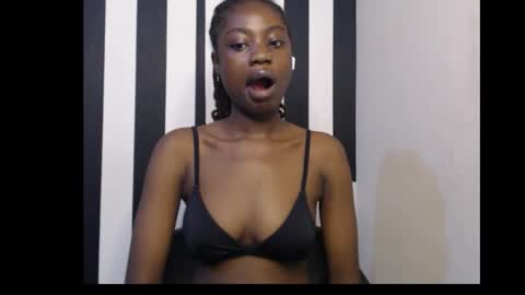 Ella online show from November 12, 12:36 pm