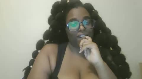 ebonybigtitqueen3 online show from November 6, 1:22 am
