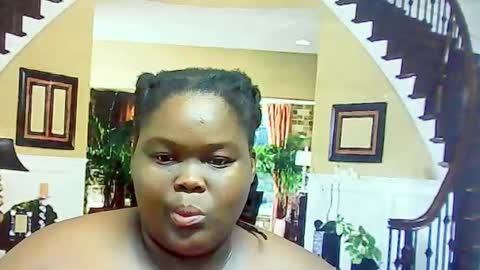 ebonyhotbuns4u2luv online show from February 24, 6:25 am