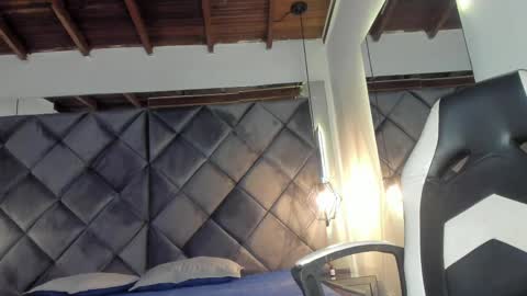 ebonyx40 online show from April 13, 11:00 am