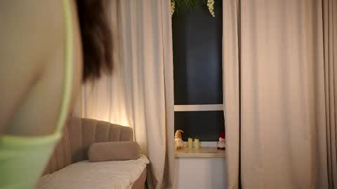 Lisa  online show from February 7, 11:52 pm