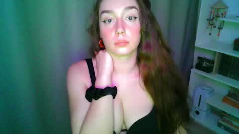 effie_balconii online show from October 10, 11:15 am