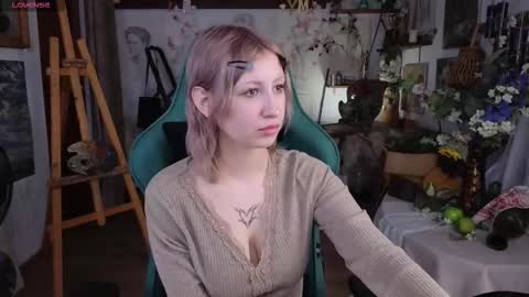 effiemeowley online show from March 7, 5:25 am