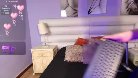    online show from March 6, 3:24 pm