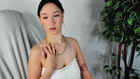 eileenmoores online show from September 20, 6:34 am