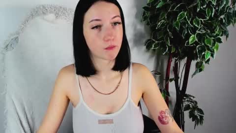 eileenmoores online show from October 18, 12:30 pm