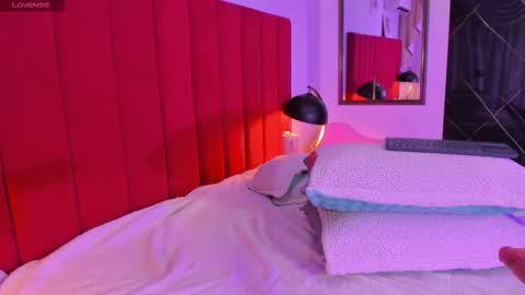 Eimy online show from December 2, 11:07 pm