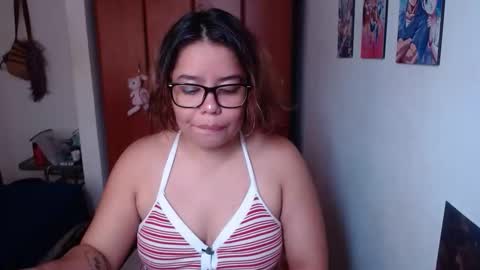eimy_saenzz online show from January 14, 4:12 pm