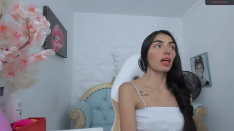 eimy online show from November 4, 6:46 pm