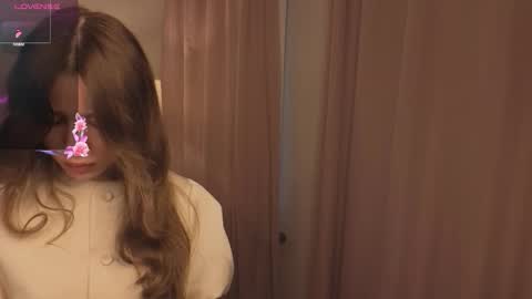 eira_kilian online show from December 2, 7:43 am