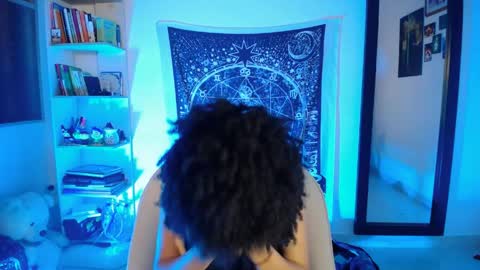 Ela  Help me reach 100 thumbs up online show from April 2, 6:22 am