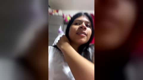 Elahia online show from December 14, 3:40 pm