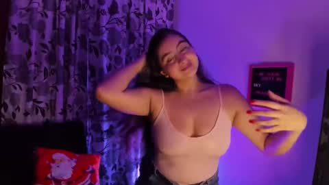 Elaia online show from December 27, 9:43 pm