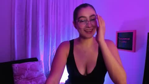 Elaia online show from October 22, 4:28 am