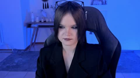 Your sweet girl online show from December 8, 4:39 pm