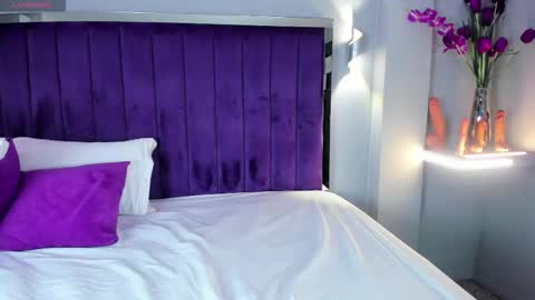 Ela online show from October 12, 6:49 am