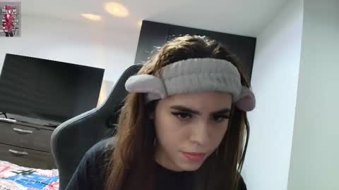 Elara Nayah online show from December 5, 3:28 am