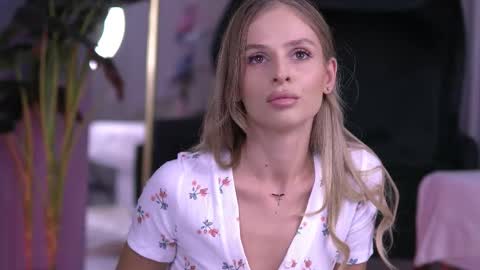 elarashine online show from September 16, 6:49 pm