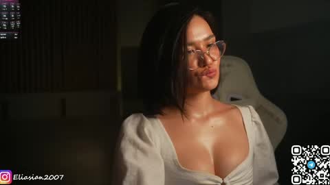 Eli  online show from April 15, 7:58 pm