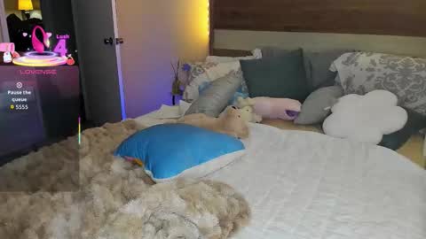 Elli online show from October 12, 10:01 pm