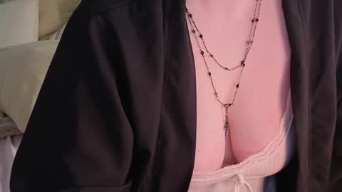 Ellie online show from September 13, 8:17 pm