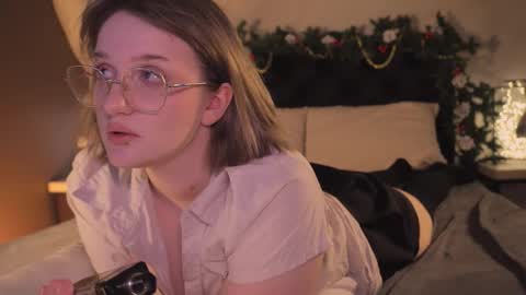 Ellie online show from December 20, 6:28 am